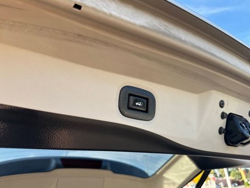 Used 2018 Nissan Rogue SV image 8
