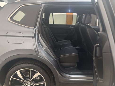 Used 2022 Volkswagen Tiguan SEL R-Line image 19