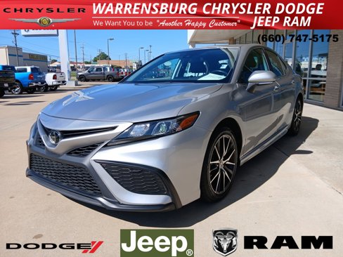 Used 2023 Toyota Camry SE image 9