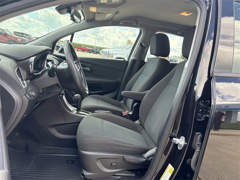 Used 2020 Chevrolet Trax LS image 9