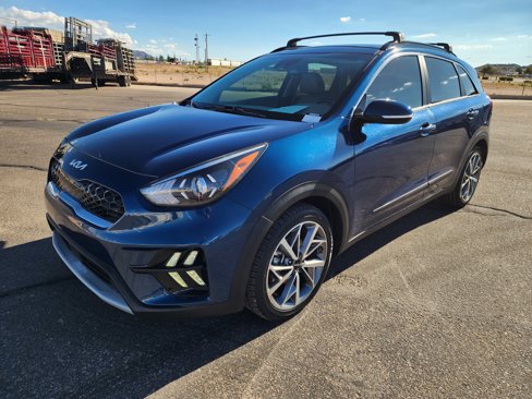 Used 2022 Kia Niro Touring Special Edition image 3