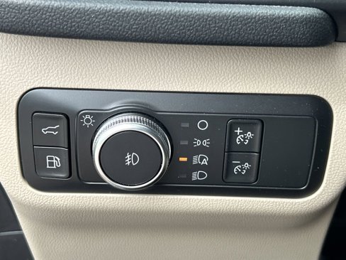 Used 2020 Ford Escape Titanium image 27