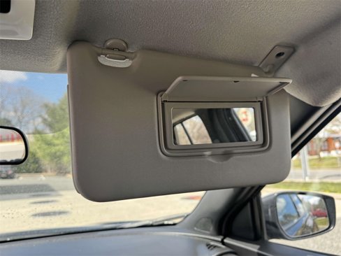 Used 2019 Nissan Kicks S image 32