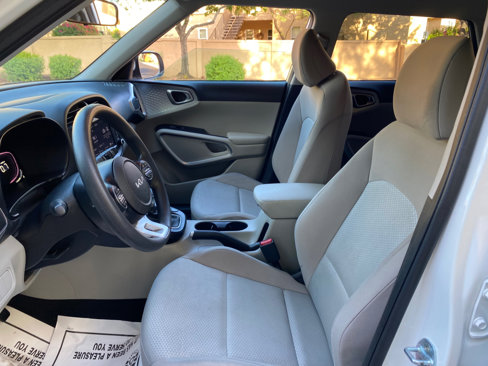 Used 2023 Kia Soul LX image 31