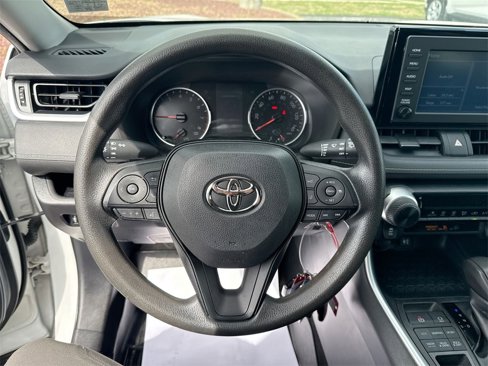 Used 2019 Toyota RAV4 LE image 21