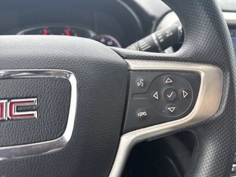 Used 2021 GMC Acadia SLE w/ Driver Convenience Package image 18
