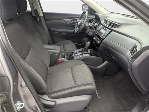 Used 2018 Nissan Rogue SV image 18