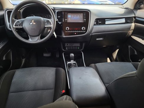 Used 2020 Mitsubishi Outlander SE image 26