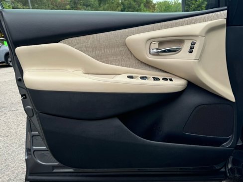 Used 2022 Nissan Murano SL w/ SL Moonroof Package image 15