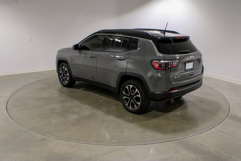 Used 2024 Jeep Compass Limited image 3