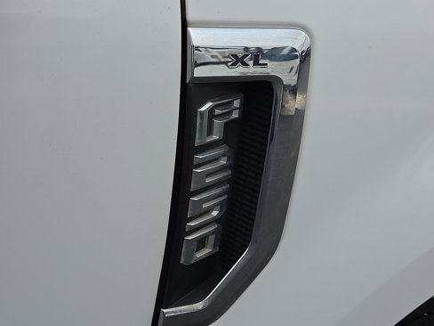 Used 2018 Ford F250 XL w/ Power Equipment Group image 6