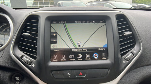Used 2017 Jeep Cherokee Limited w/ Luxury Group image 34