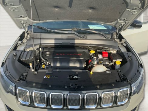 Used 2022 Jeep Compass Limited image 21