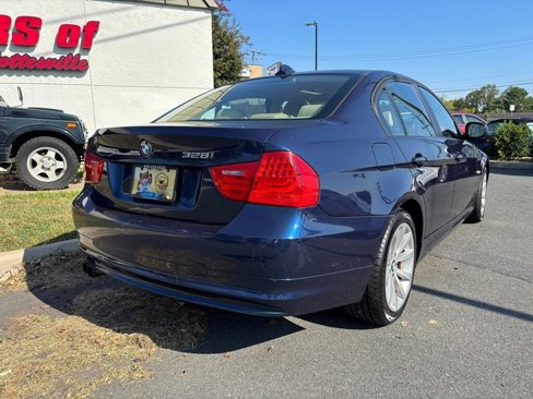 Used 2011 BMW 328i xDrive Sedan image 2