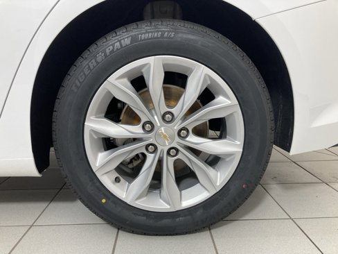 Used 2022 Chevrolet Malibu LT image 23