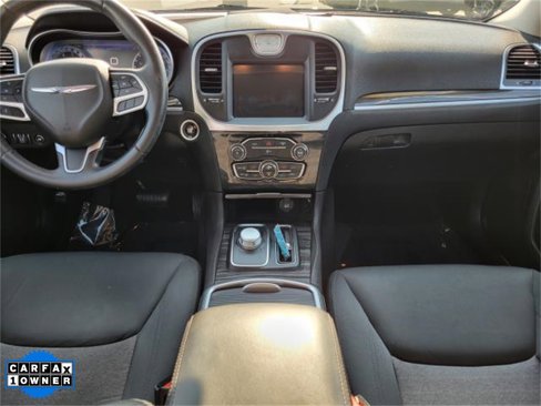 Used 2018 Chrysler 300 Touring w/ Sport Appearance Package image 11