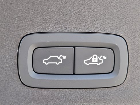 New 2025 Volvo XC40 B5 Core w/ Climate Package image 13