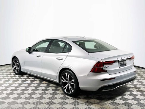 Certified 2025 Volvo S60 B5 Core image 5