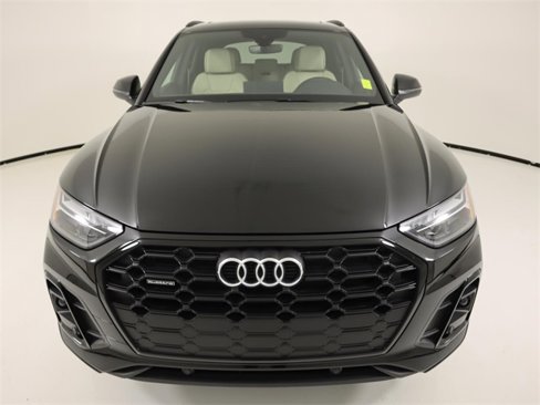 Certified 2025 Audi Q5 2.0T Premium w/ Convenience Plus Package image 8