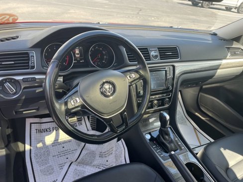 Used 2017 Volkswagen Passat 1.8T SEL Premium image 10