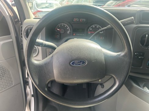 Used 2014 Ford E-150 and Econoline 150 w/ Power Group image 10