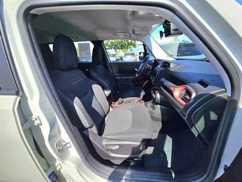 Used 2016 Jeep Renegade Trailhawk w/ Trailer Tow Group image 7