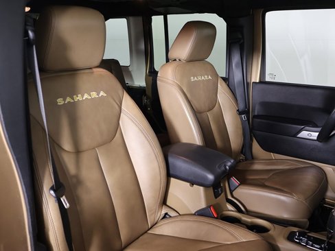 Used 2015 Jeep Wrangler Unlimited Sahara w/ Dual Top Group image 23
