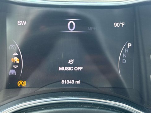 Used 2019 Jeep Grand Cherokee Laredo image 48