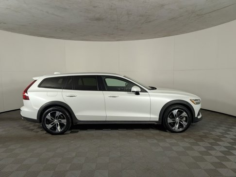 Used 2020 Volvo V60 T5 Cross Country w/ Protection Package Premier image 6