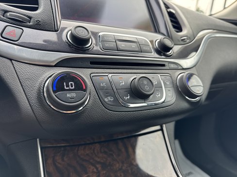 Used 2014 Chevrolet Impala LT w/ Premium Seating Package image 27