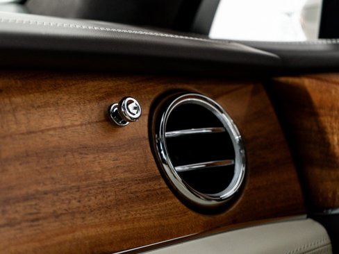 New 2025 Bentley Bentayga image 42
