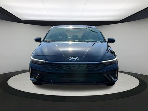 New 2025 Hyundai Elantra SE image 12