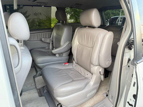 Used 2008 Toyota Sienna XLE Limited image 27