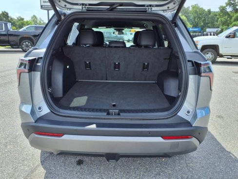 Used 2025 Chevrolet Equinox LT w/ Convenience Package II image 13