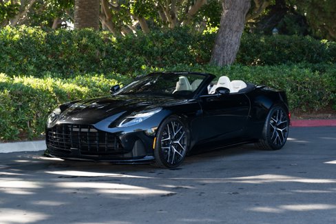 Used 2025 Aston Martin DB12 Convertible image 27