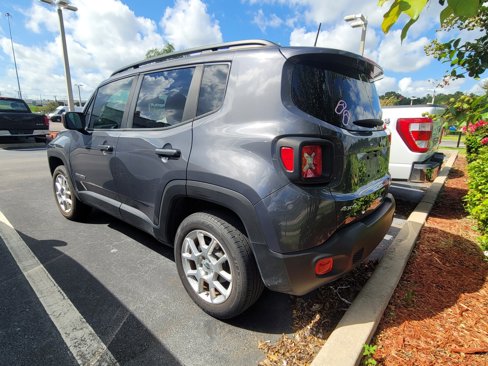 Used 2022 Jeep Renegade Latitude image 7