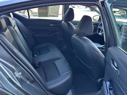 Used 2023 Nissan Altima 2.5 SR image 11
