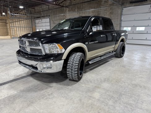 Used 2011 RAM 1500 Laramie image 3