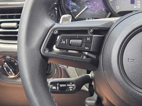 Certified 2025 Porsche Macan S image 36