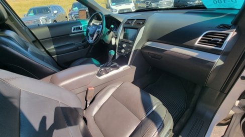 Used 2015 Ford Explorer XLT w/ Equipment Group 202B image 27