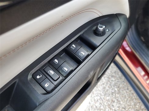 Used 2022 Jeep Compass Limited image 18