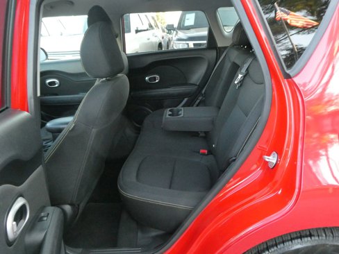 Used 2016 Kia Soul + image 27