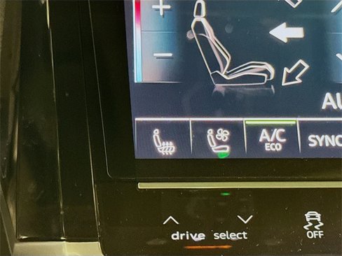 Used 2019 Audi e-tron Prestige w/ Prestige Package image 19