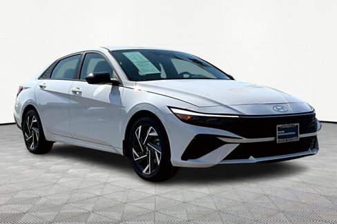 Certified 2025 Hyundai Elantra Sport image 5