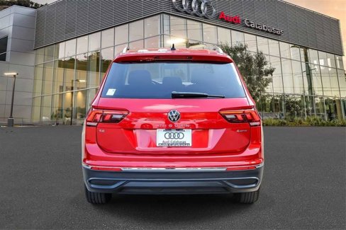 Used 2022 Volkswagen Tiguan SE image 3