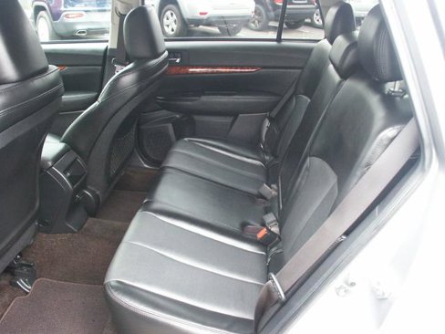 Used 2011 Subaru Outback 2.5i Limited w/ PWR Moonroof Pkg image 7