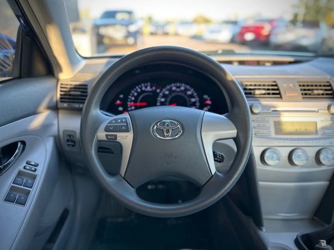 Used 2011 Toyota Camry image 10