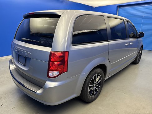 Used 2015 Dodge Grand Caravan SXT image 7