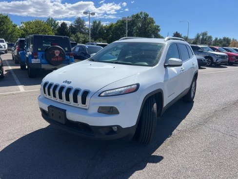 Used 2018 Jeep Cherokee Latitude Plus w/ Cold Weather Group image 15