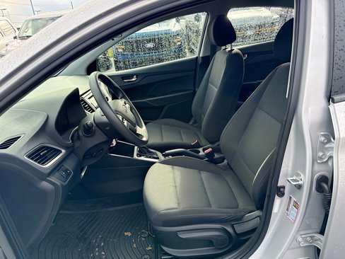 Used 2022 Hyundai Accent SE image 12
